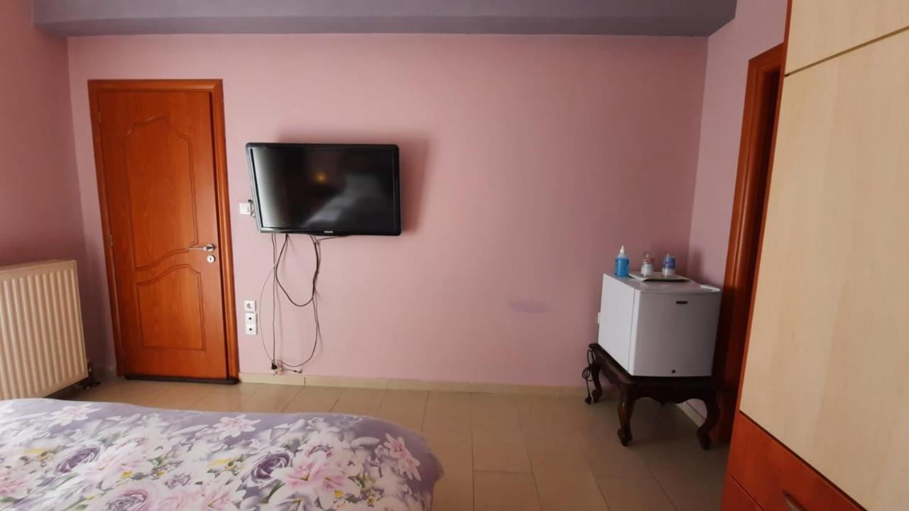 Ioannis - Room With Balcony Near Limnopula Gavrolimni Dış mekan fotoğraf